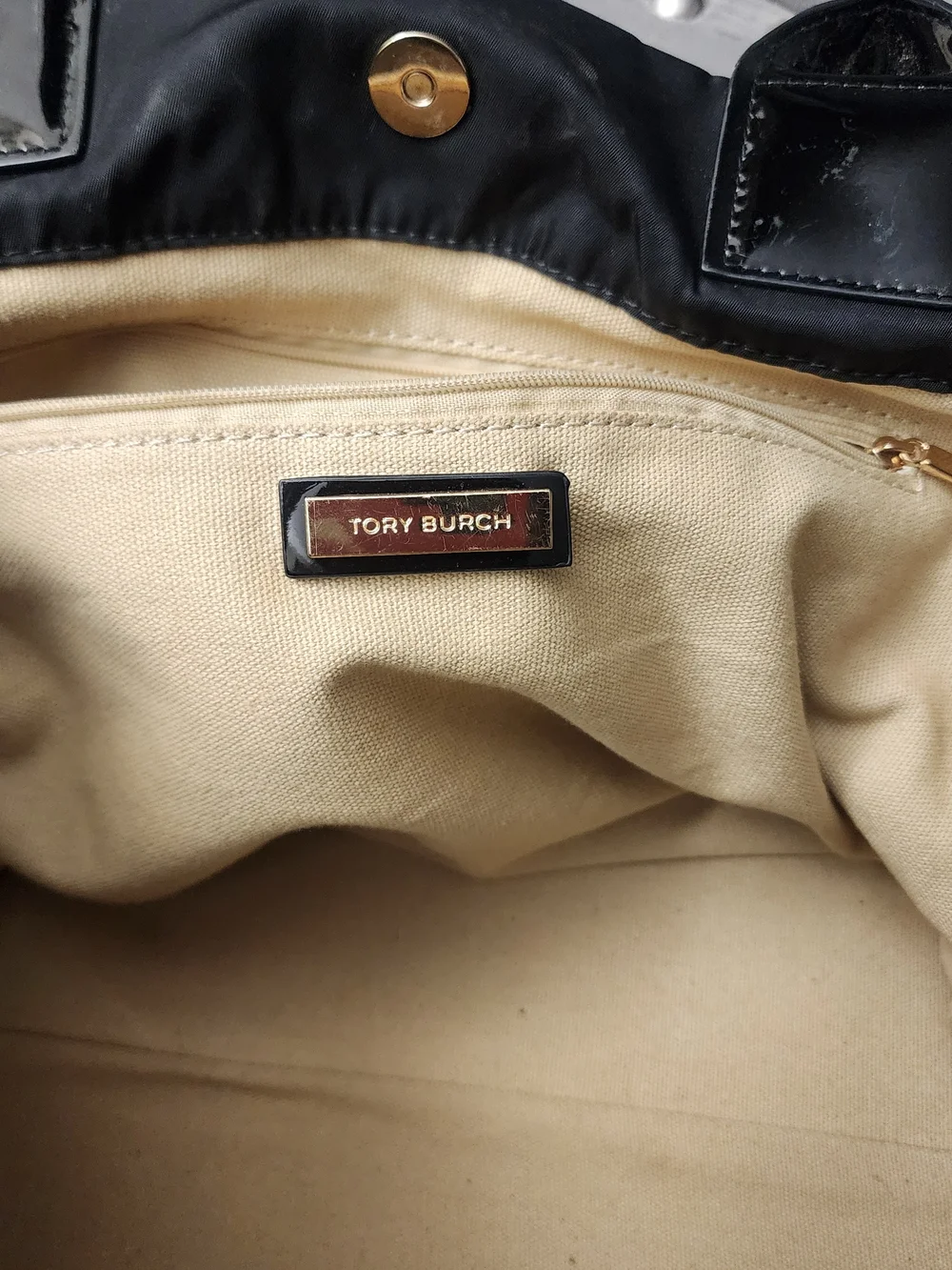 Tory Burch Black Patent Logo Tote Detail - Great Condition - Clean Inside - Picture 10 of 11
